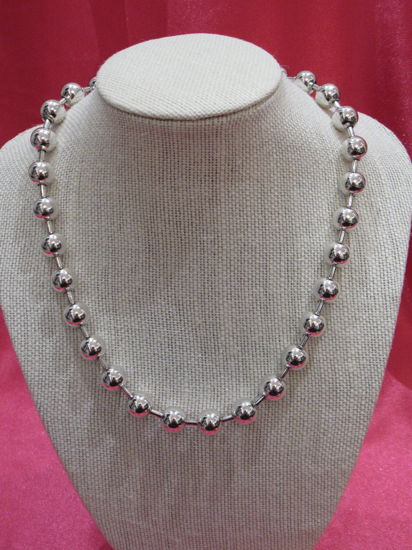 TUCCO Collar de Bolitas Sencillo Plata