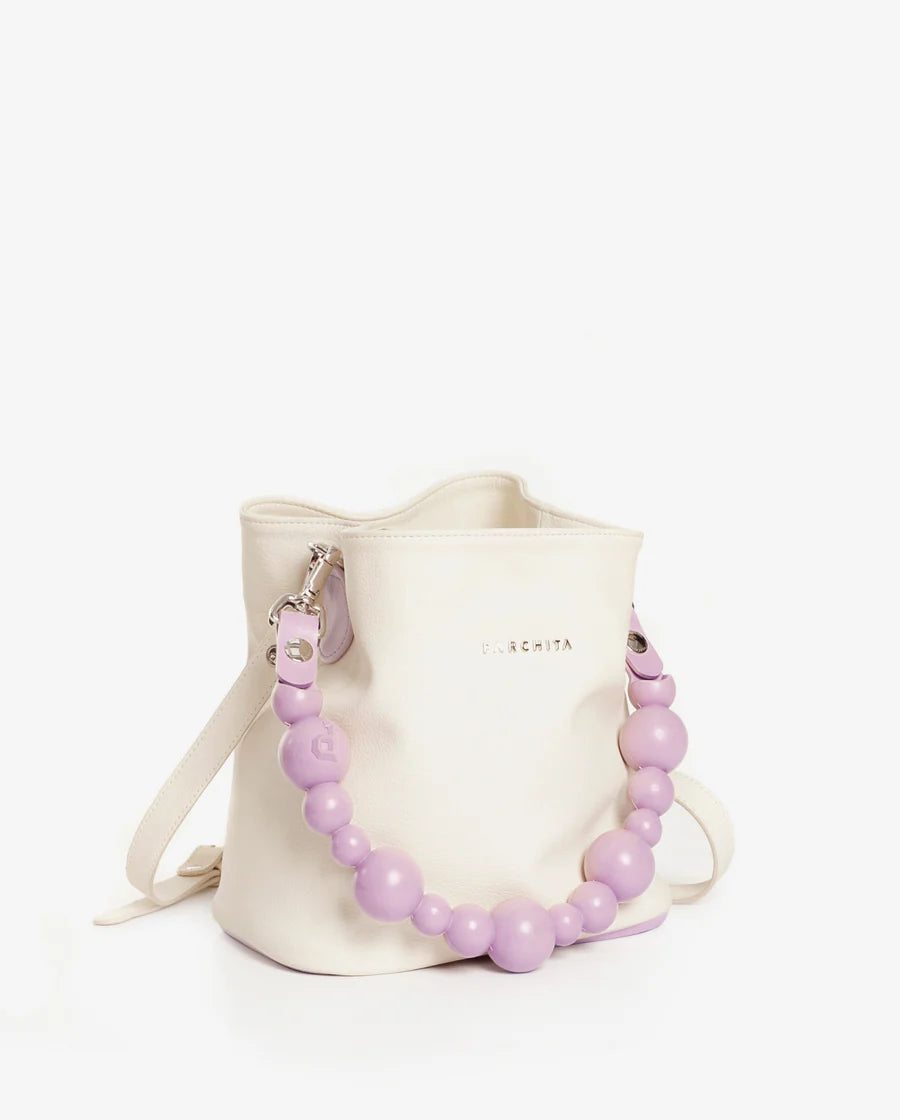 Parchita Helena Ivory