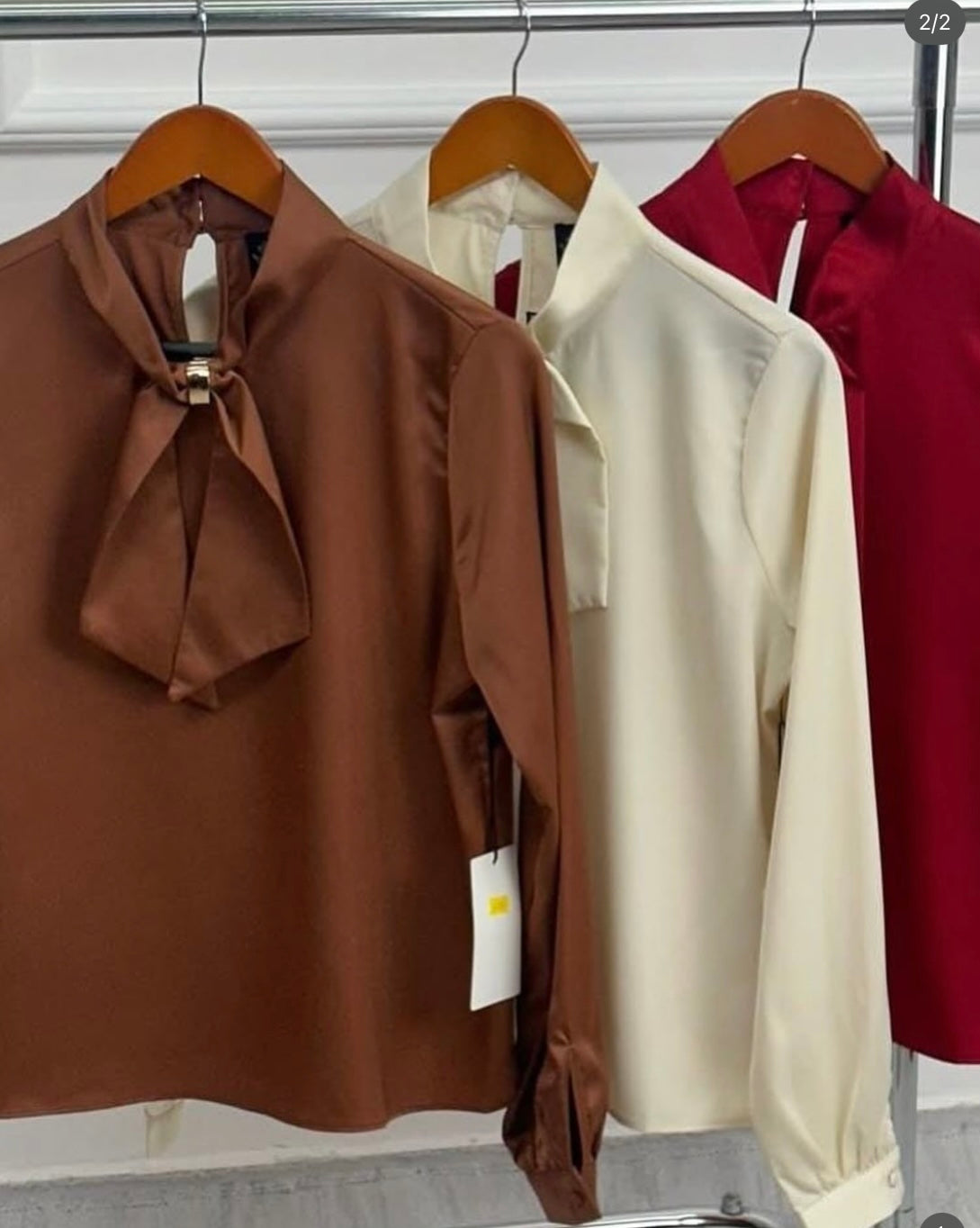 Elegance with a Cute Neck look