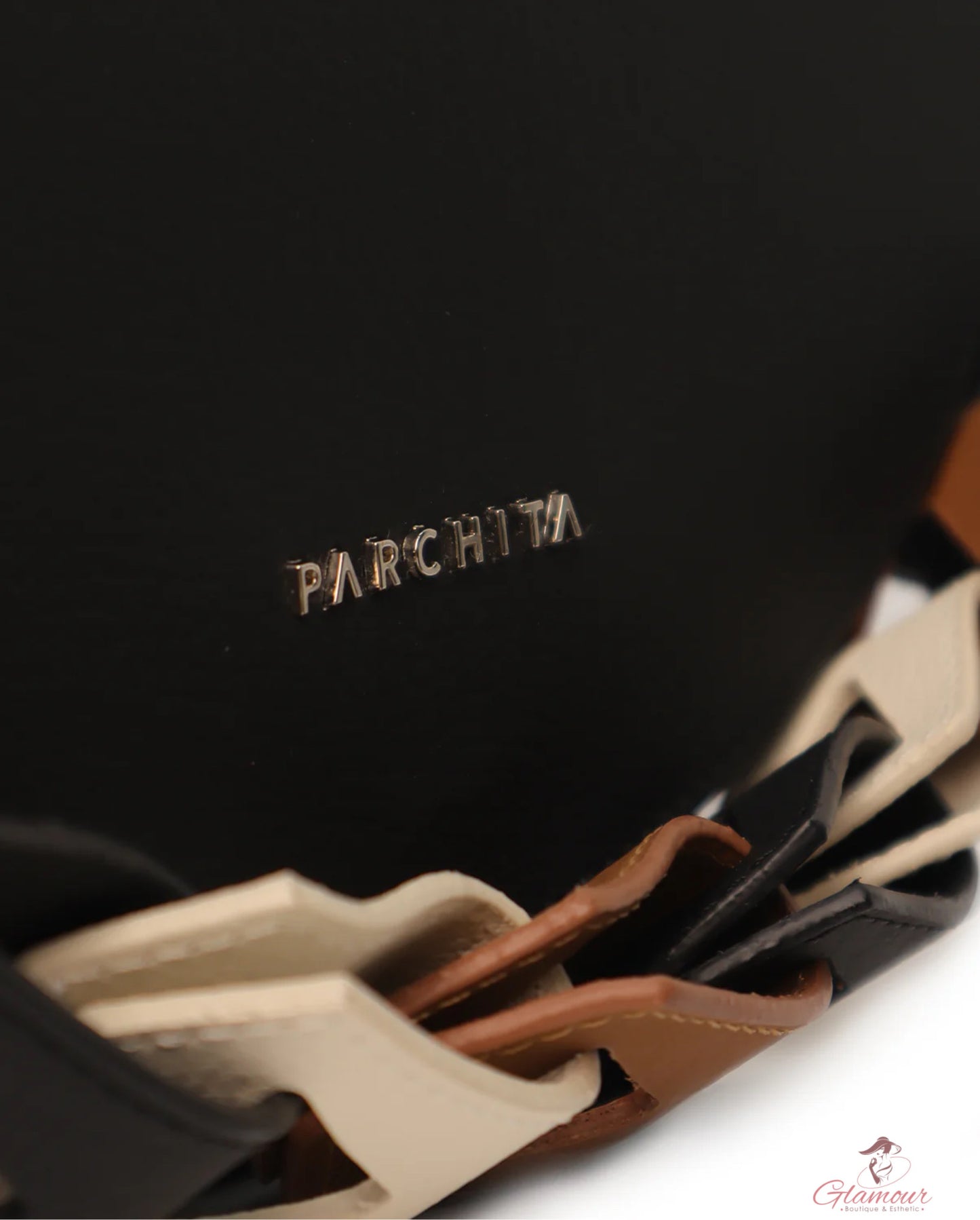 Parchita Petra Black