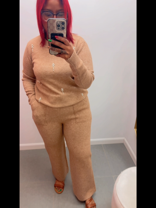 Set viajero con detalles en perlas