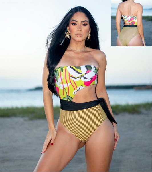 Cutout strapless swim✨