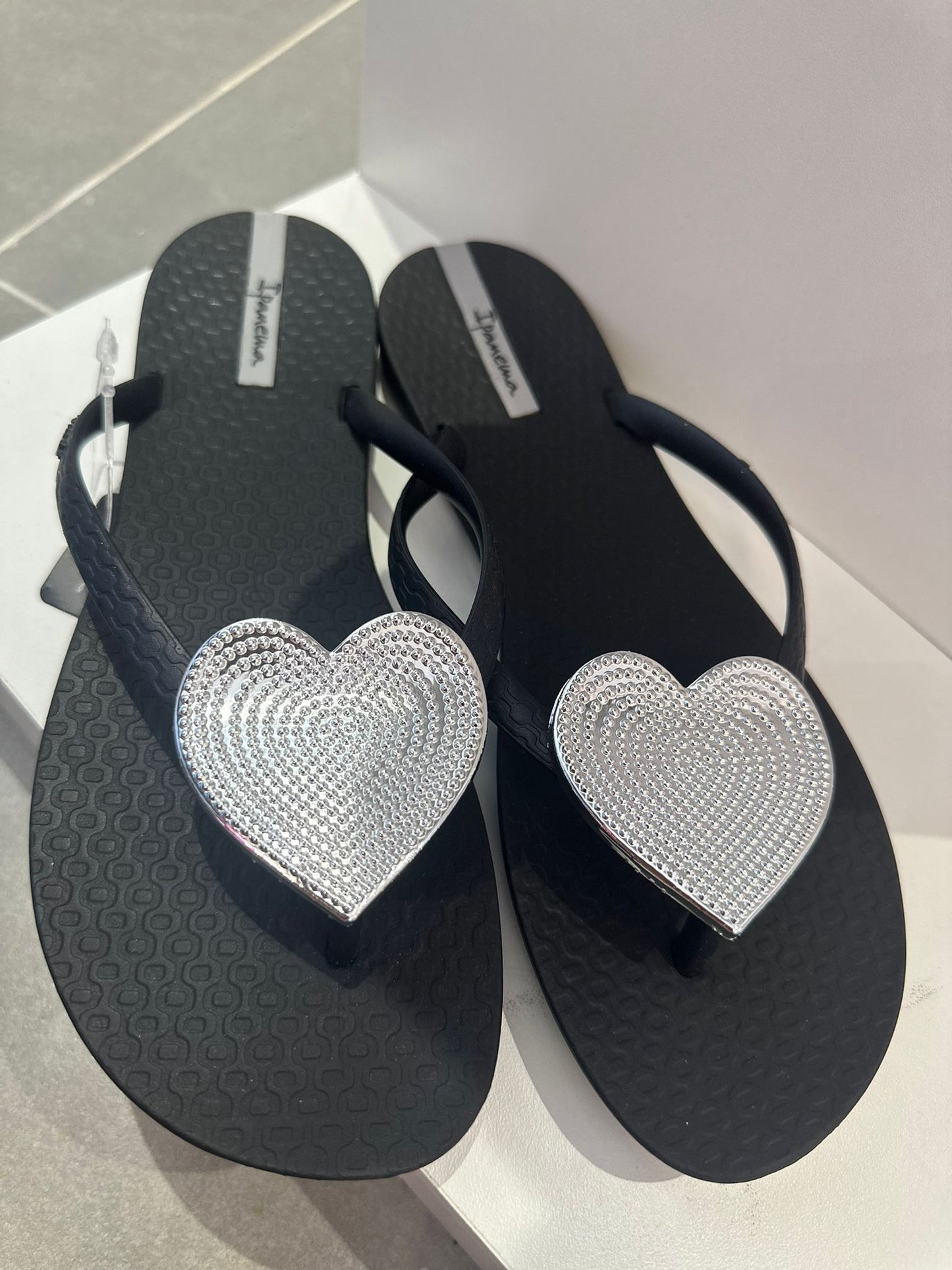 IPAMEIMA Wave Heart Flip Flop