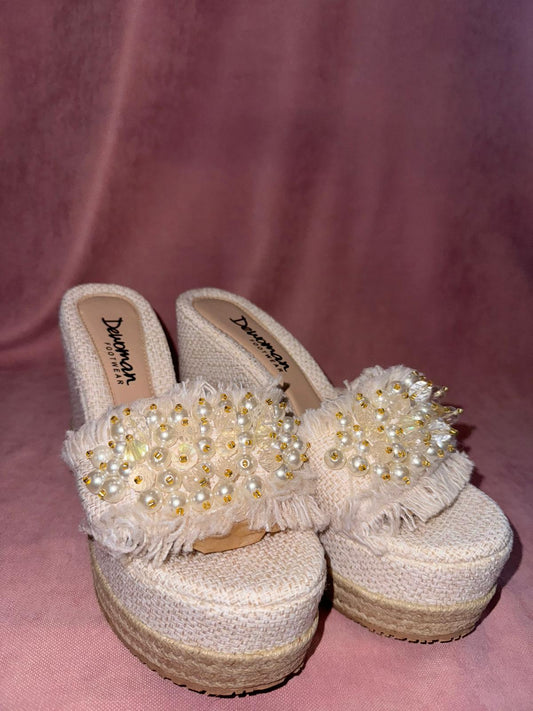 Fuzzy Pearls Wedges